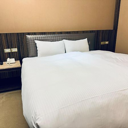 友愛京賞國際大飯店 Yoai Jing Shang Hotel Каосюн Екстериор снимка